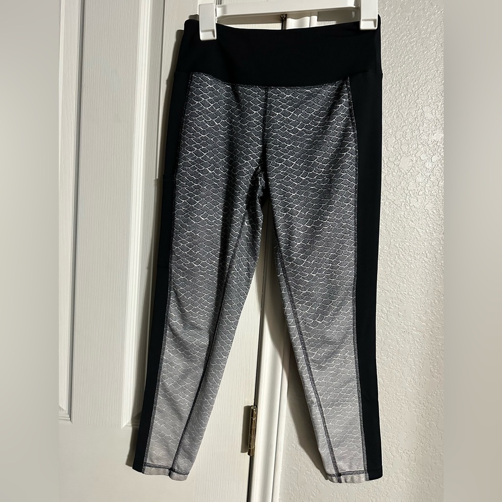 Fish in style with these leggings